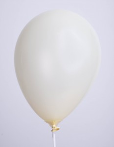 Pearl Ivory balloons 5 